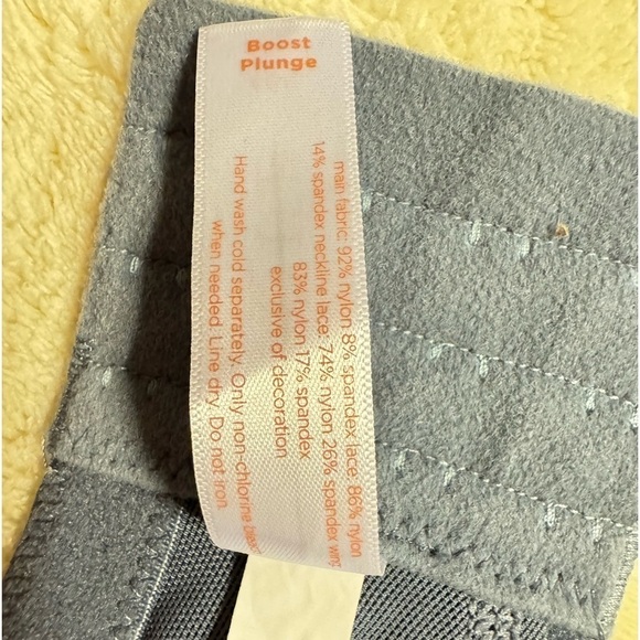Cacique Boost Plunge Bra Size 46C - Picture 5 of 6